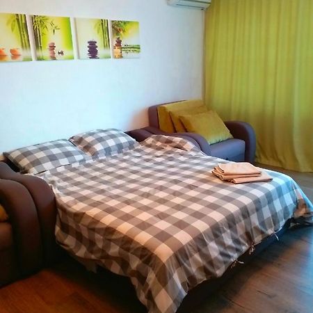 Kozzy Apartment In Kiev City Center Lu7 Екстериор снимка