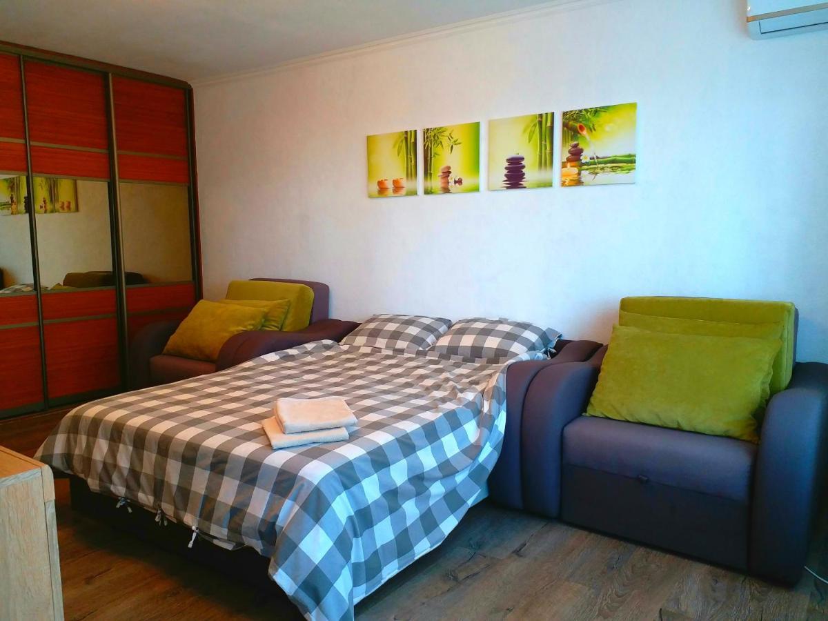 Kozzy Apartment In Kiev City Center Lu7 Екстериор снимка