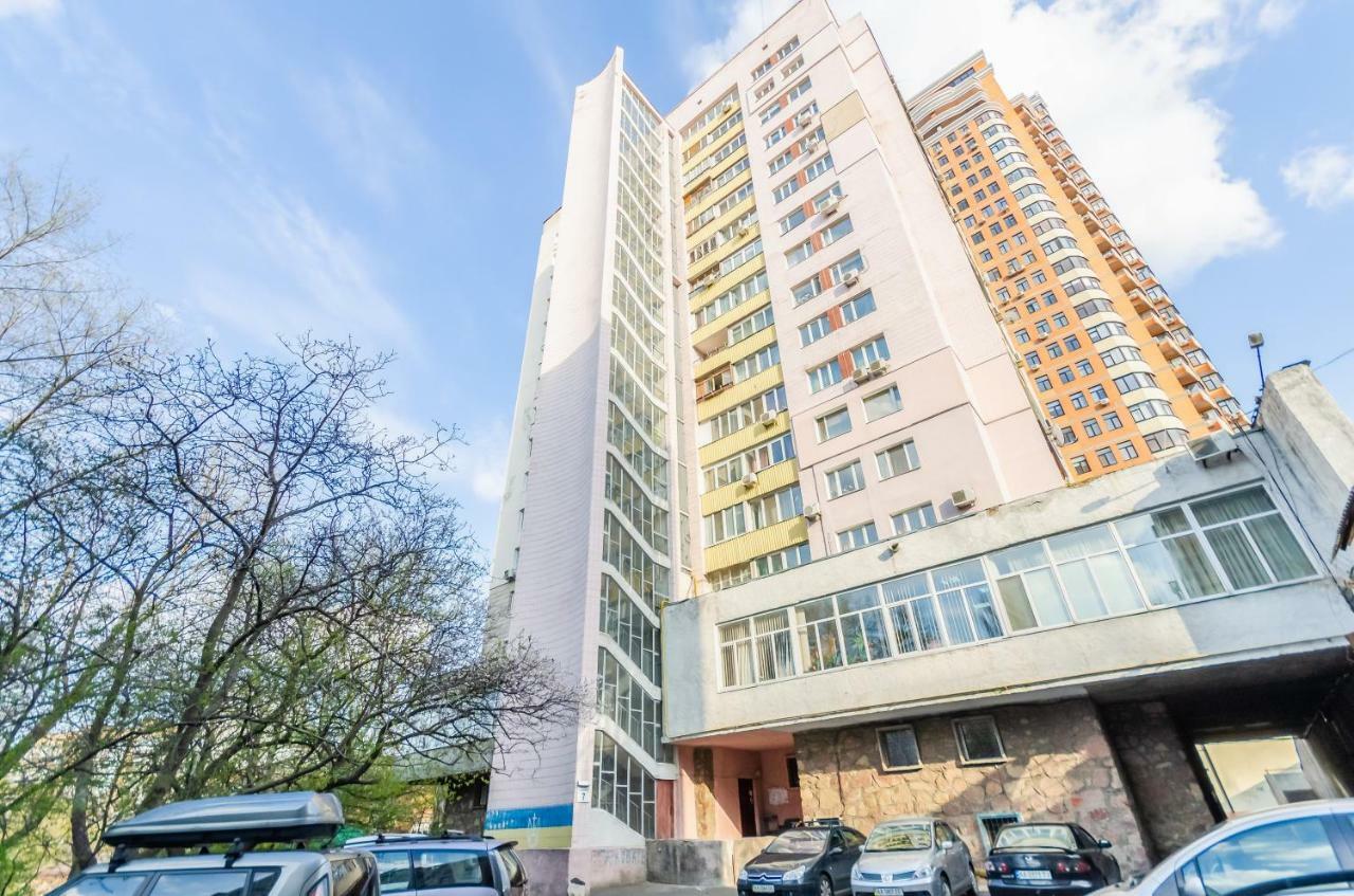 Kozzy Apartment In Kiev City Center Lu7 Екстериор снимка